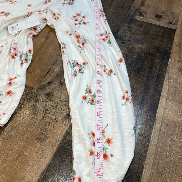 SO Women’s Top Long Sleeve Size 2X Floral Lightweight Tie Front Accent - Picture 9 of 11